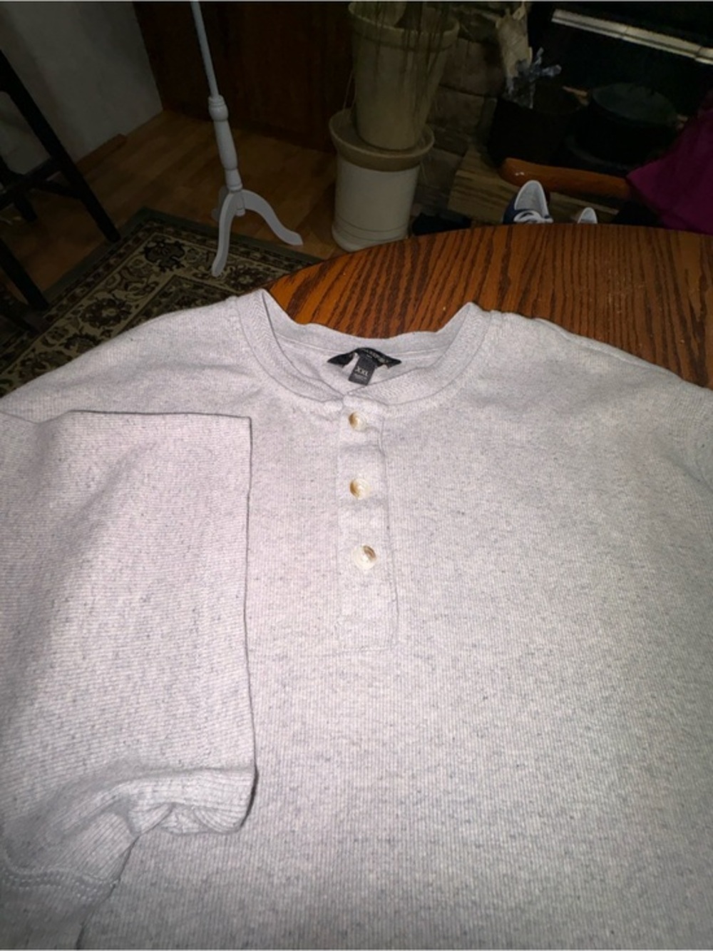 Banana Republic size xxl gray short sleeve ribbed shirt 3 buttons on chest